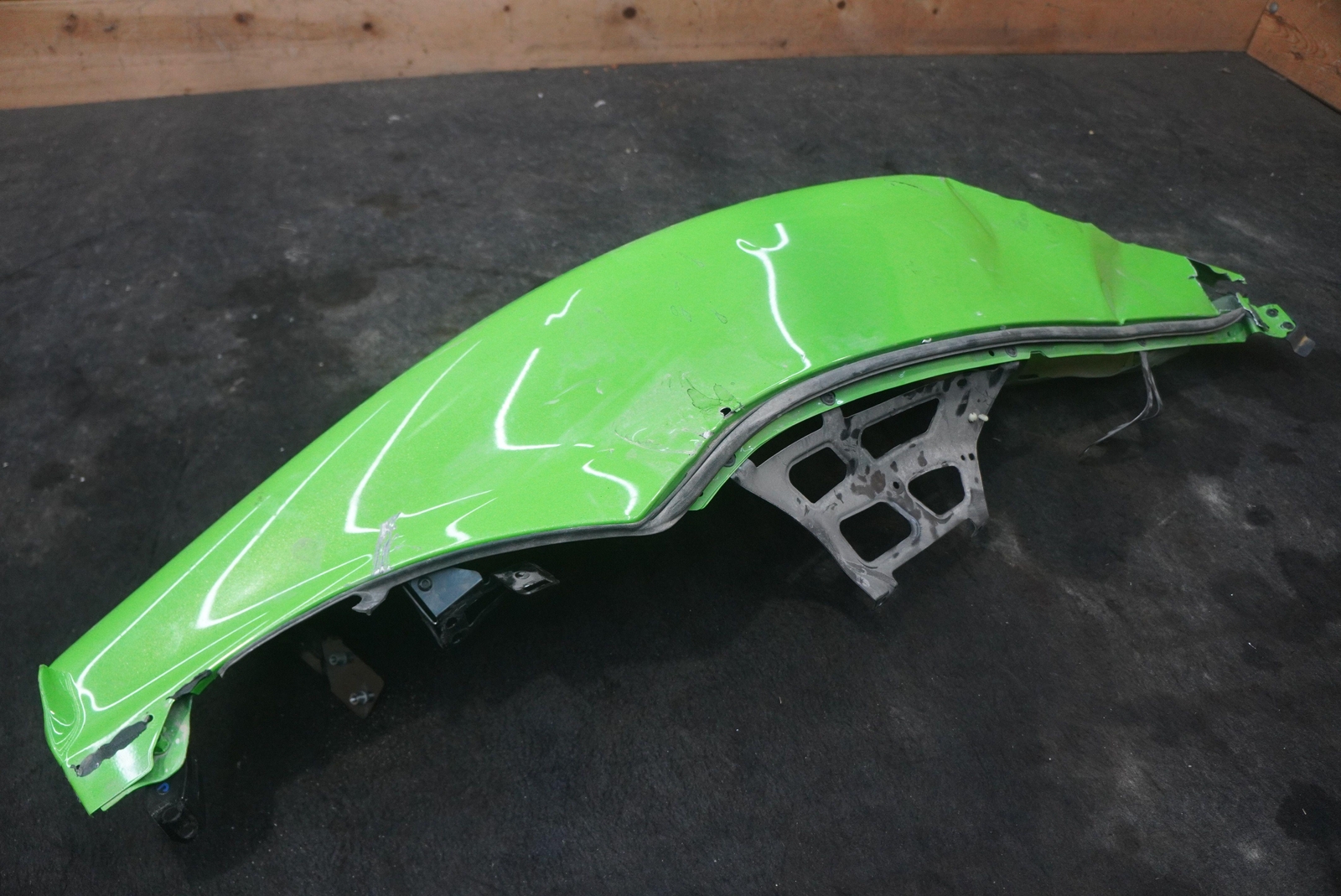 Front Left Driver Side Fender Wing Panel Mantis Green McLaren 570S 2019 *Note*