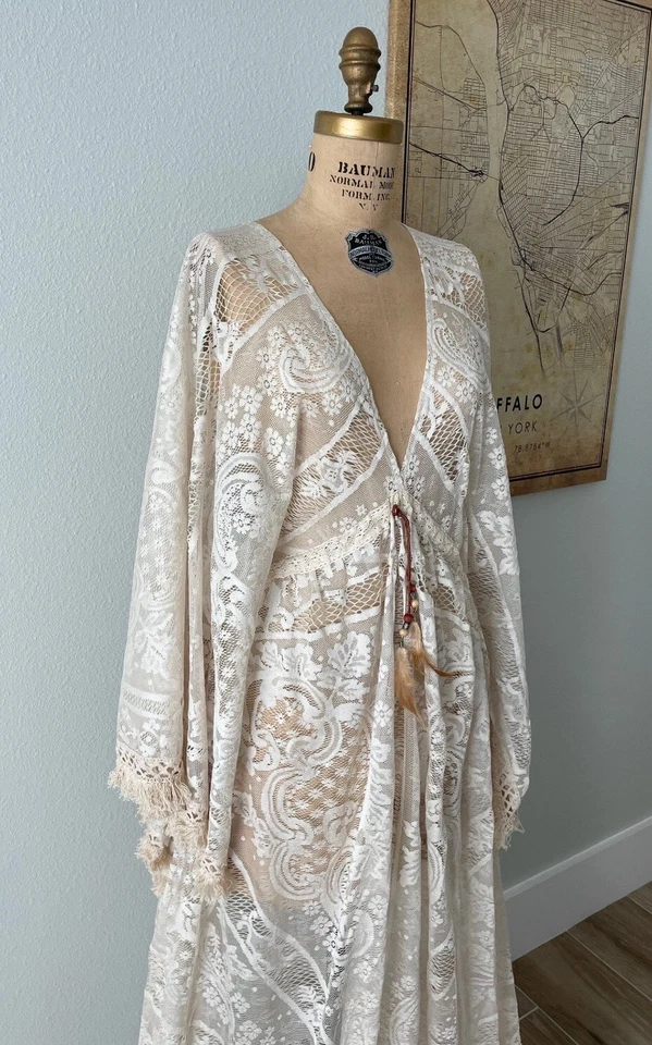 Boho Cream Vintage Lace Bell Sleeve Wedding Dress Maternity Photoshoot Gown - Image 3 of 4