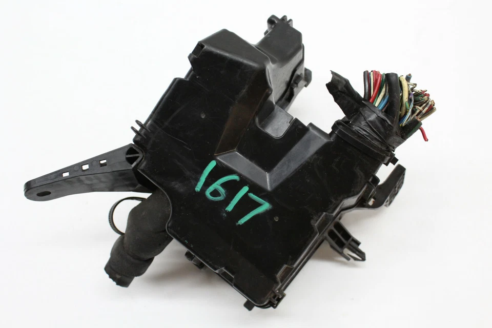 Toyota Solara 2008 2,4 L bajo capó motor caja de fusibles relé fabricante de equipos originales 07 08 Foto 2 de 4