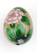 Cloisonn&eacute; Ei mit floralem Muster, Grundfarbe dunkelgelb, Messing H&ouml;he 7 cm