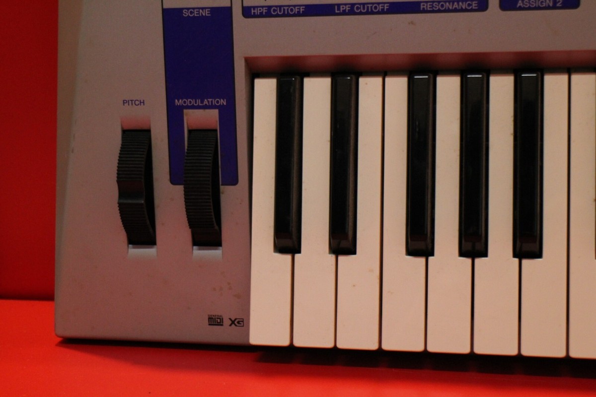 USED Yamaha SC 2X Control Synthesizer Keyboard CS-2X U2392 240926