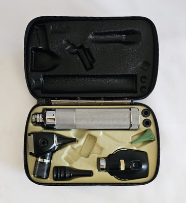 Welch Allyn 3.5V Set With Otoscope Ophthalmoscope Plugin Handle