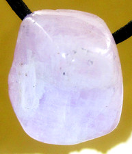 KUNZIT    HIDDENIT   Edelstein Anhänger TROMMELSTEIN gebohrt   2. Wahl     Nr.49