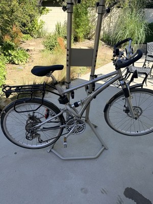 Mercedes-Benz Aluminum City / Trekking Bike – Shimano Nexave