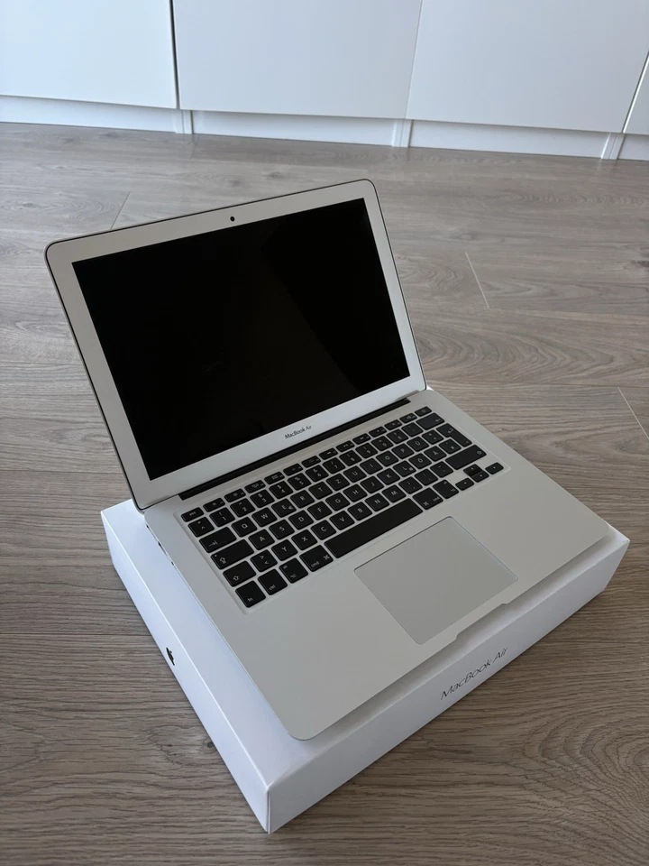 Apple MacBook Air 13" (Anfang 2015) - Bild 4 von 4