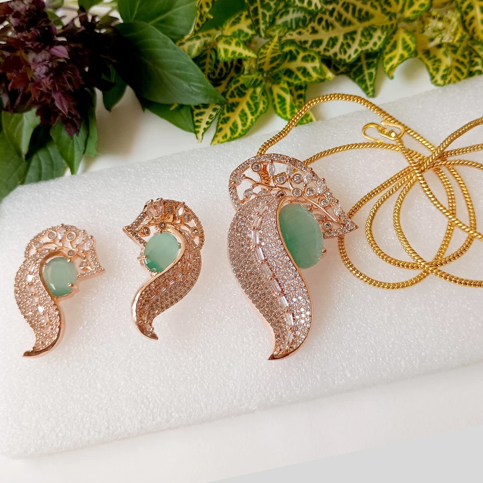 Colgante de piedra de calcedonia y circonita cúbica - Juego de pernos, regalo del sur de la India de Bollywood Foto 4 de 4