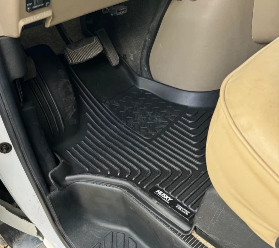 Husky Liner WeatherBeater negro 1 pieza revestimiento de piso delantero para camioneta Ford serie E Foto 2 de 4