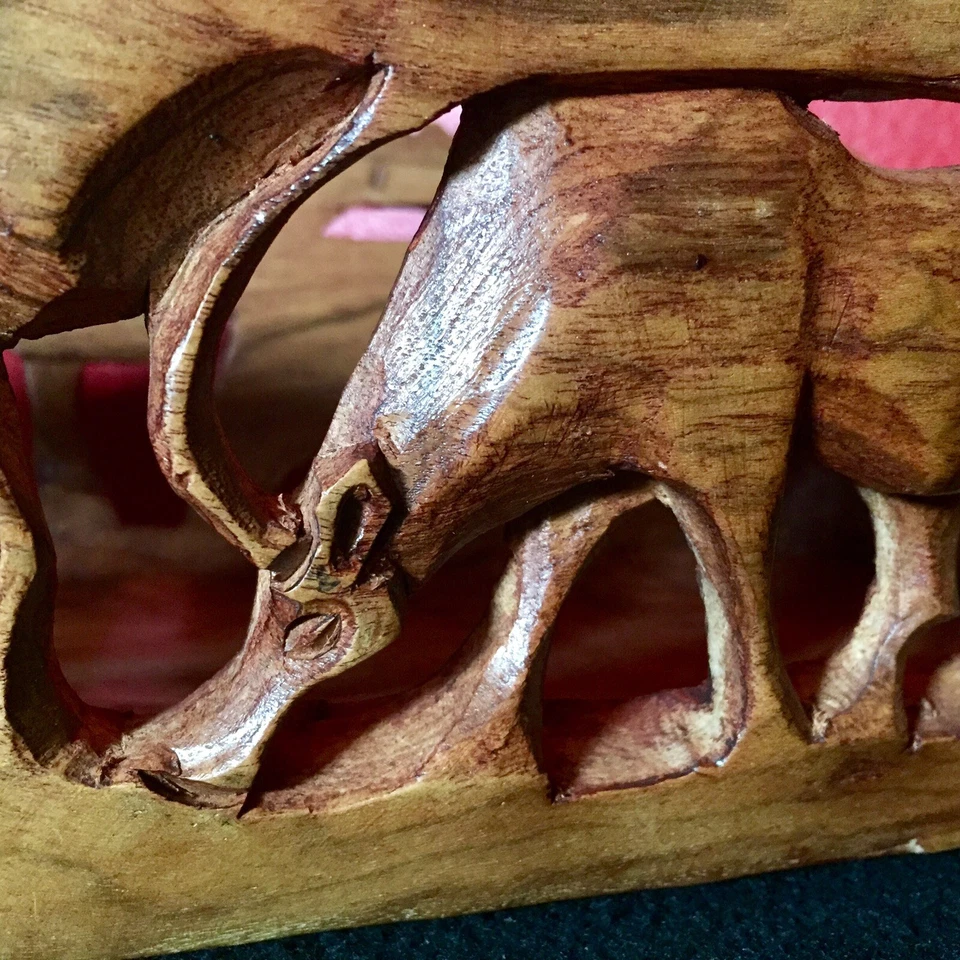Vintage 2001 12 inch South African Hand Carved Jungle Desert Animal Basket RARE! - Image 2 of 4