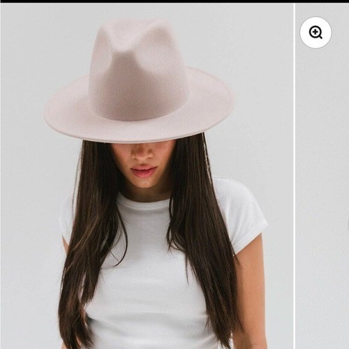 Gigi Pip Wes Fedora NWT Ivory M/L 59"