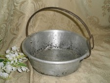 ANTICA RISOTTIERA IN ALLUMINIO  CON MANICO FERRO centrotavola porta frutta