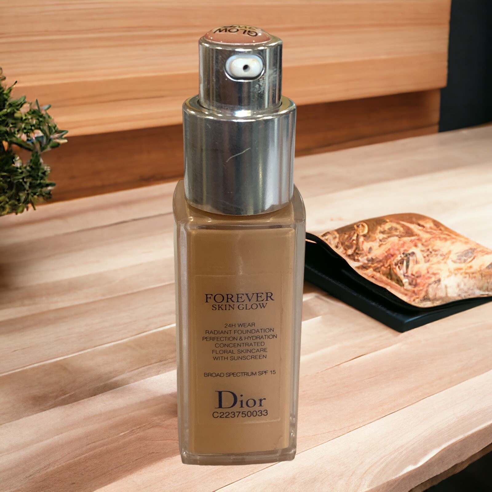 DIOR Forever Skin Glow SPF 15 Foundation 0.5N Neutral Fair Skin 0.67 fl Oz-image