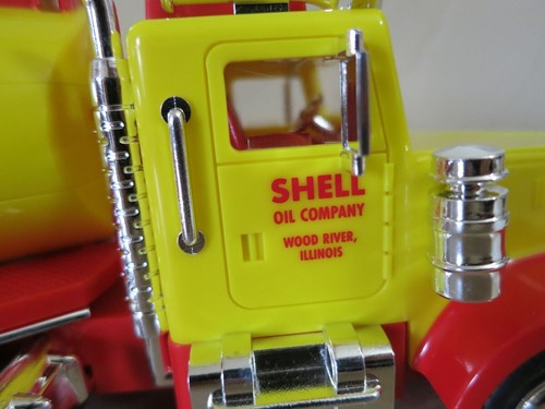 Lube Oil Legends, Shell Oil Tanker Truck Bank, #2 in a Series, 1997 NEW in box - Picture 8 of 9