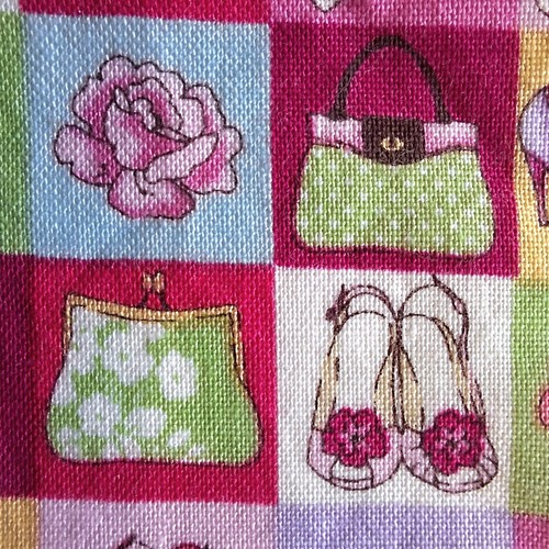 Checkered Mini Print Roses Purses Heels Makower UK Girly Quilting Fabric BTHY - Picture 12 of 14