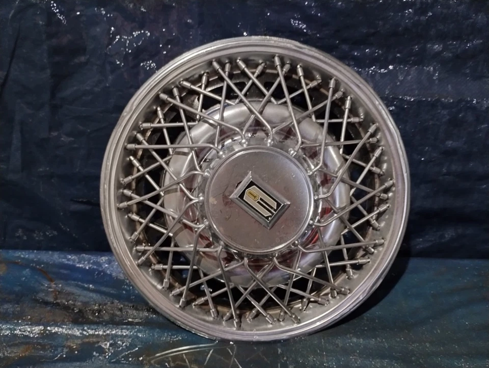 ONE 1980-1985 Oldsmobile Toronado # 4078 15" tapacubos de alambre cubierta de rueda 22509520 A Foto 2 de 4