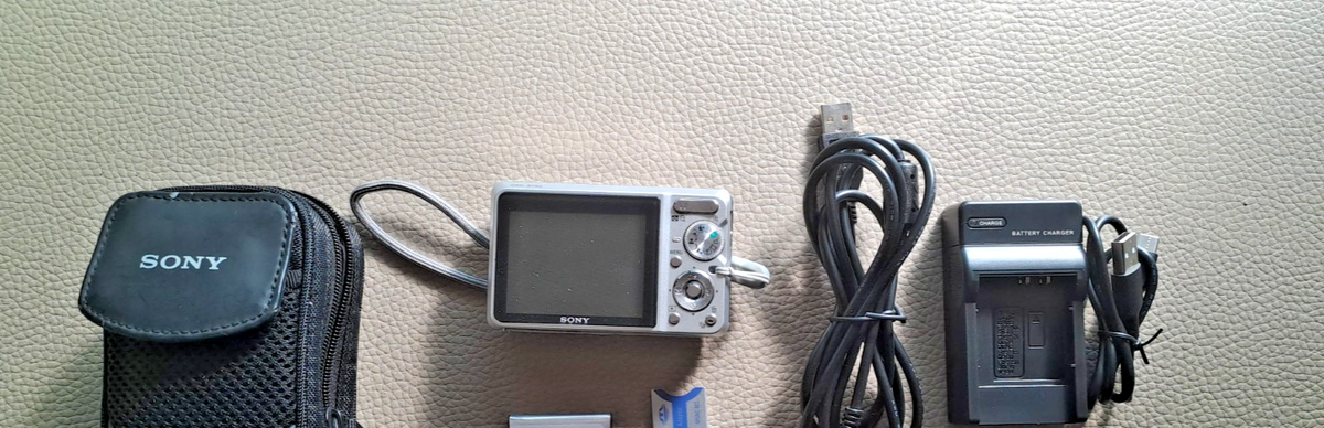 Sony Cyber-shot DSC-S780 8.1MP Digital Camera - Silver for sale