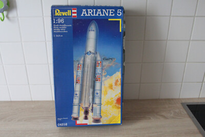 レベル 1/96 アリアン5型ロケットプラスチックモデルキット製品