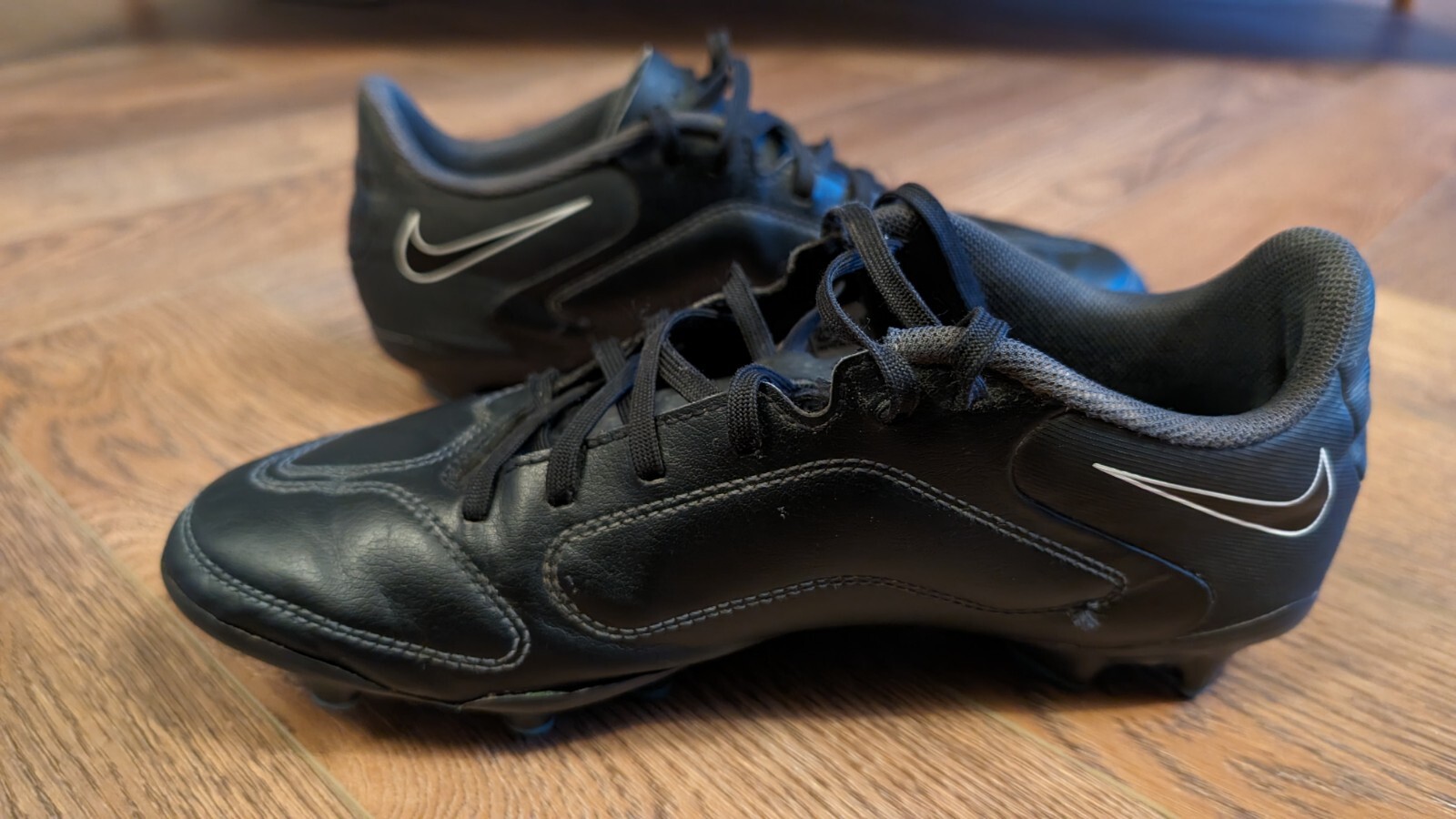 black nike tiempo football boots