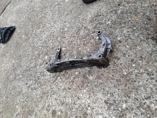 Audi A4 B5 1.6 Halter Träger Ölwanne Getriebehalter ADP 050199307