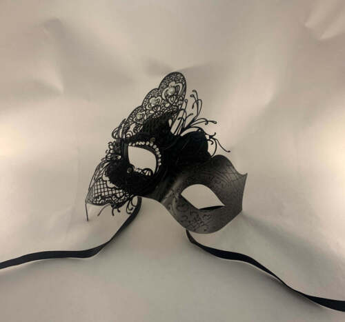 Mariposa Eye Mask - Picture 1 of 2