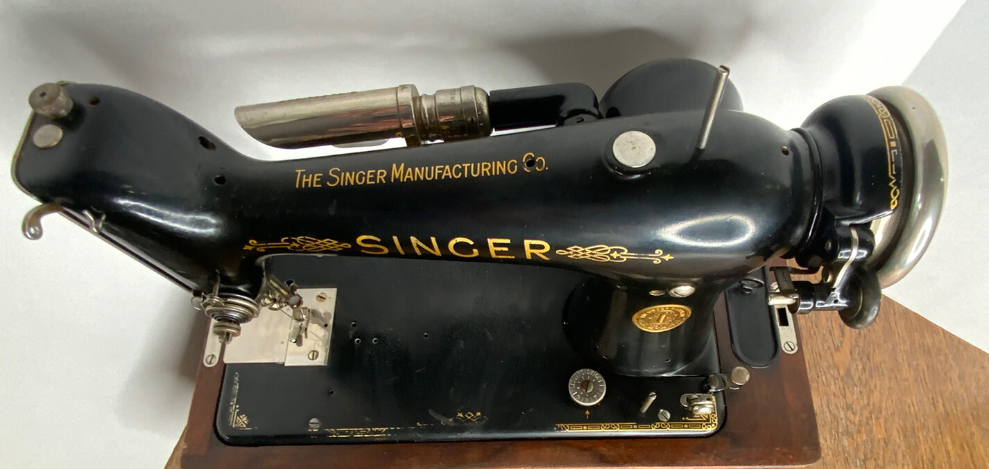 Vintage Antique Singer Black Gold Knee Lift Sewing Machine Wooden