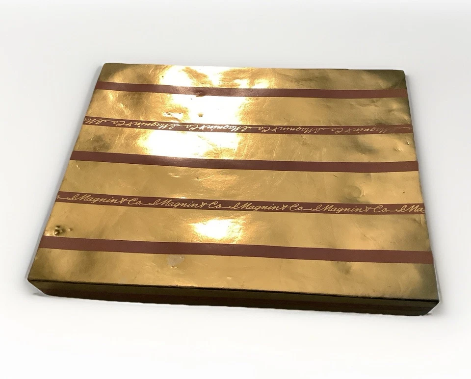 Joyero de regalo mediano vintage I.MAGNIN dorado con rayas rosas 10”x7,5”x1” en muy buen estado Foto 3 de 4