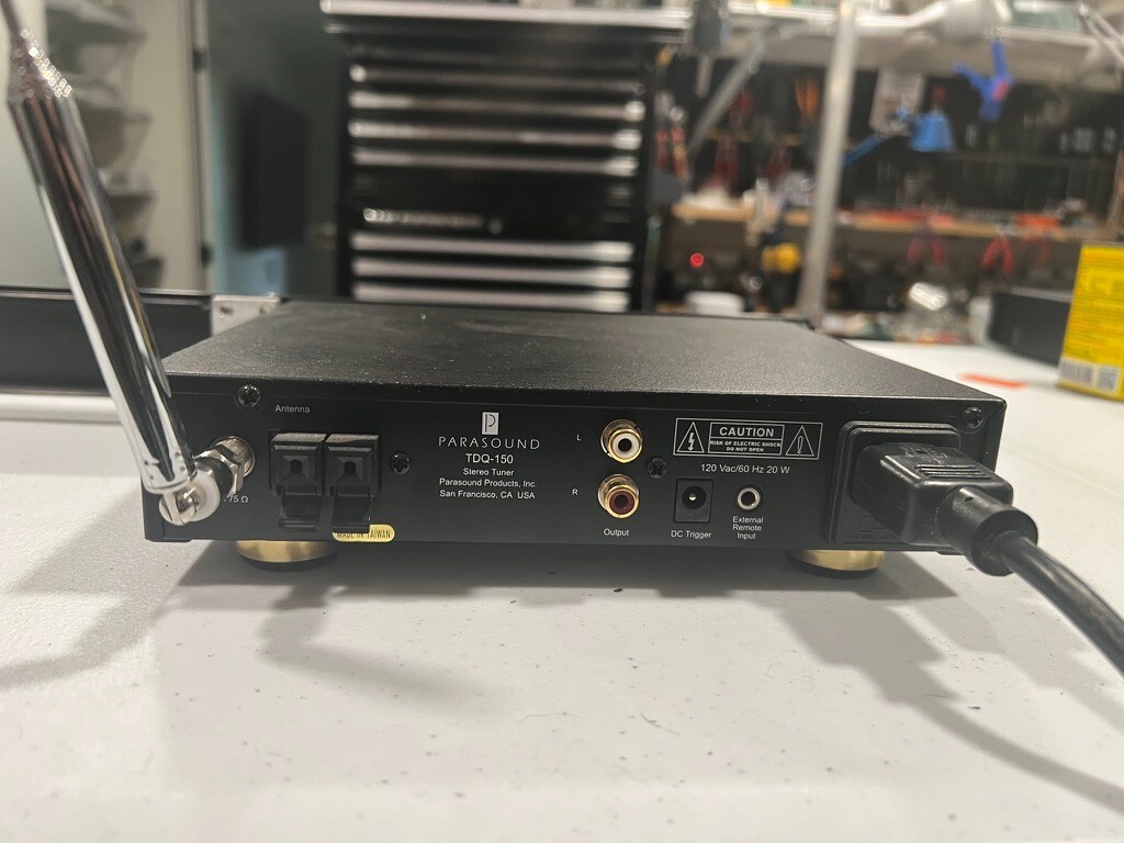 Parasound TDQ-150 Stereo Tuner FM/AM - Rack Mount