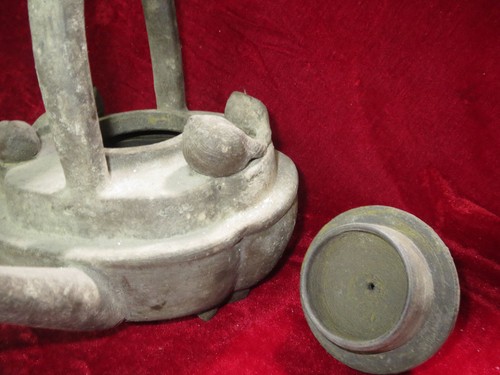 Beautiful Historic China Chinese YiXing ZiSha Pottery Teapot - Picture 11 of 12