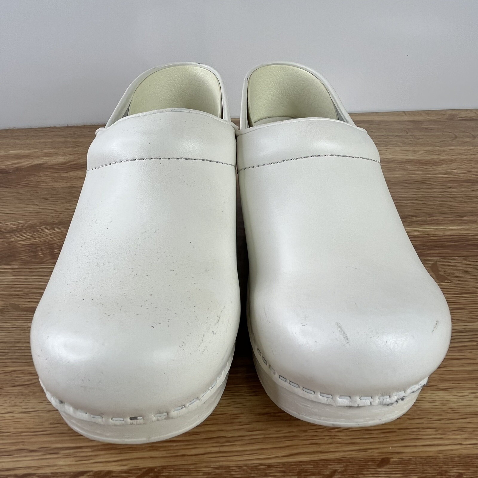 6/2値下げします】ダンスコのプロフェッショナル(サボ)白