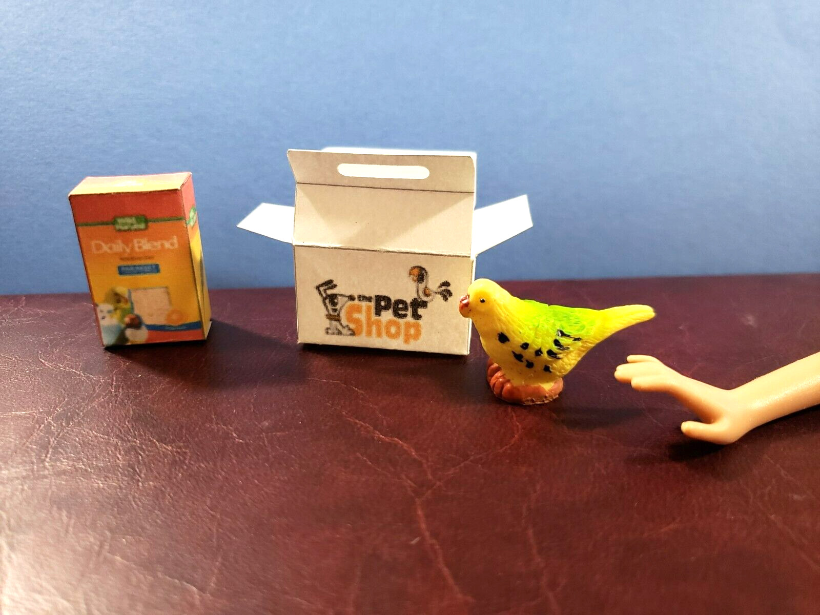 Barbie Doll 1:6  Miniature Pet Store Box Food Parakeet Bird Carrier