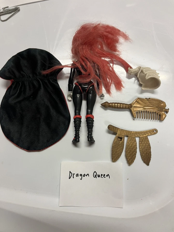 Figura de acción 1984 Galoob Golden Girl Guardianes de las piedras preciosas Dragon Queen Ella Foto 3 de 4