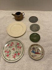 MISC VINTAGE TIN LITHO CHILD'S METAL AND PLASTIC TOY DISHES TEA SET