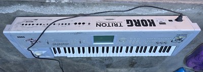 Korg Triton 61-Key Digital Keyboard Synthesizer w/ TouchView