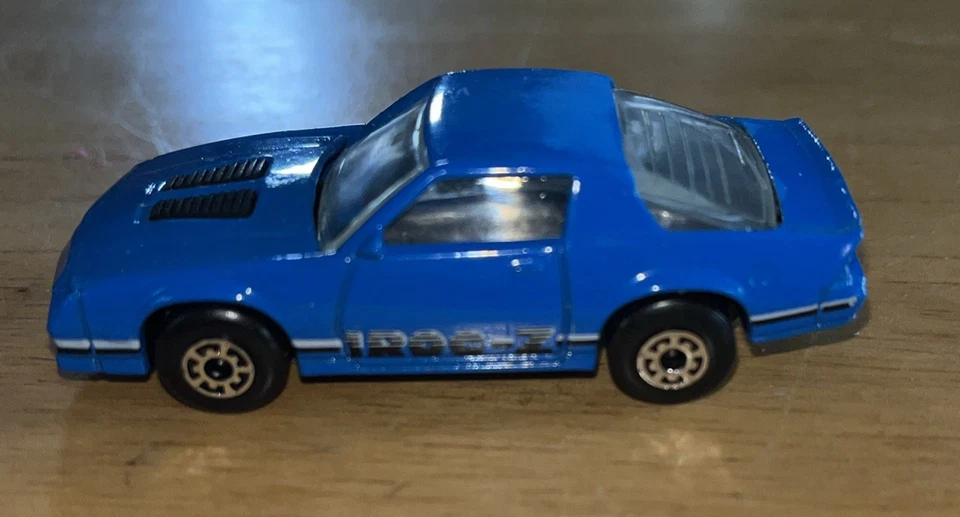 1985 Matchbox Chevy Camaro Iroc Z-28 Sports Car #51 Blue 1:63 Diecast Toy - Image 4 of 4