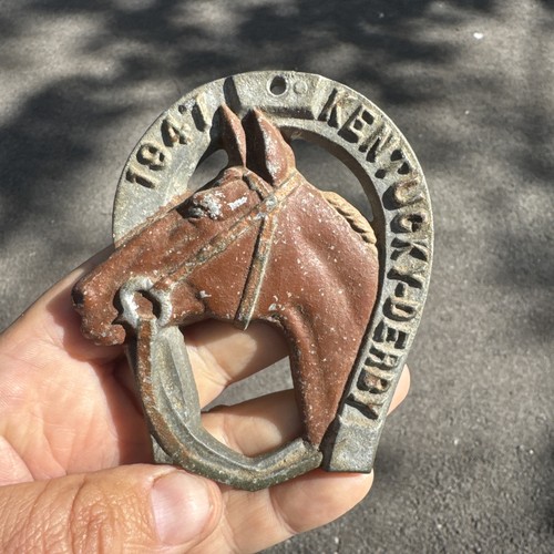 Original 1947 Kentucky Derby Cast Metal Horse Head Wall Plaque Souvenir Emblem