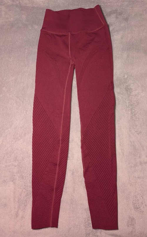 Fabletics Size M High Waisted SCULPTKNIT Legging Wine Red Moisture Wicking