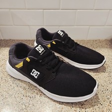 DC Shoes Men s Skyline Skate Shoes   Black/Wh...