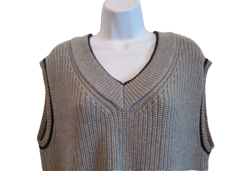 Chaleco Suéter Abercrombie & Fitch Gris Tejido Acanalado Cuello en V Mediano Preppy Nuevo con Etiquetas Foto 2 de 4