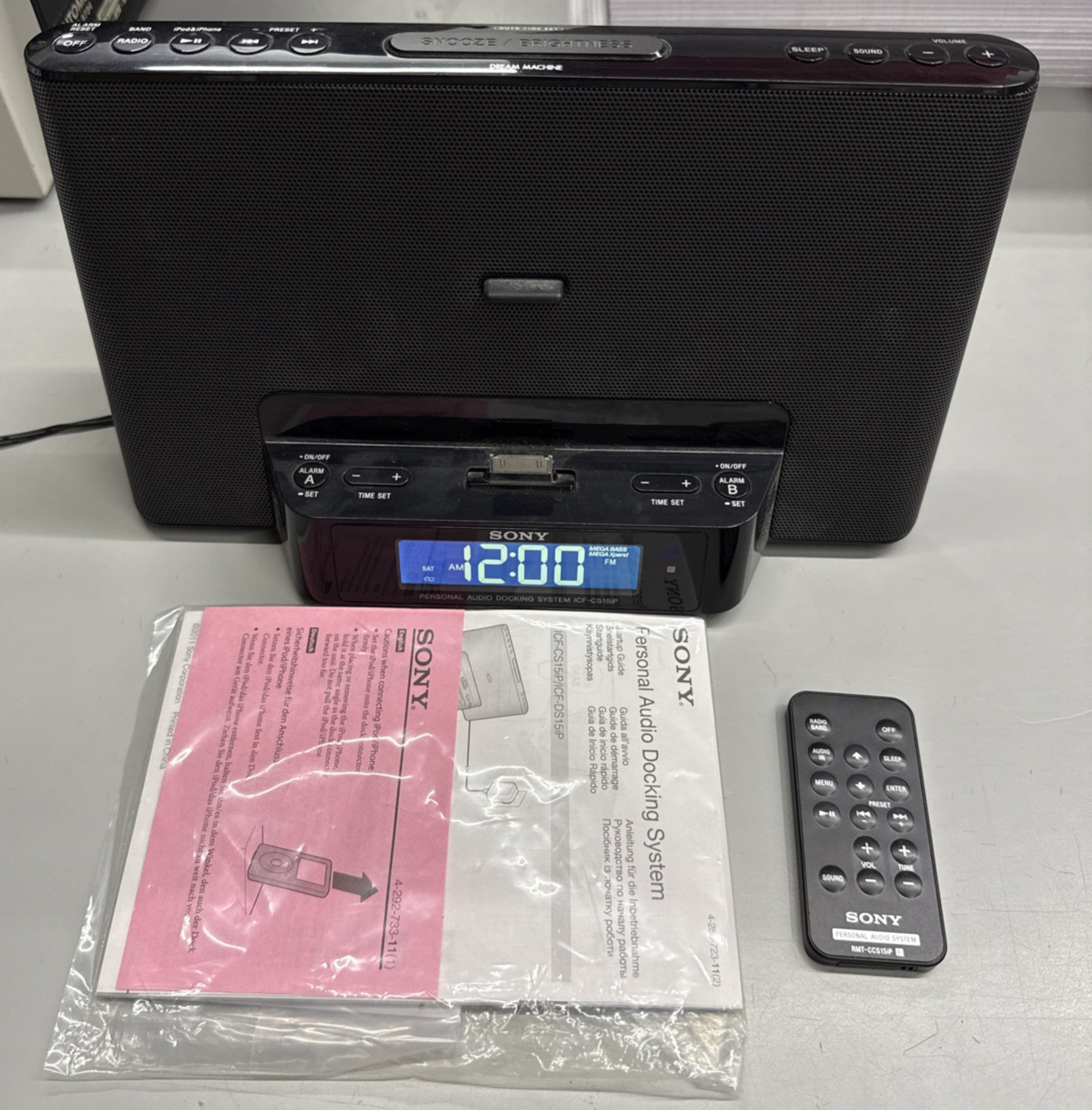 SONY Speaker Dock Clock Radio iPod iPhone ICF-CS15iP Dream Machine 30-Pin REMOTE