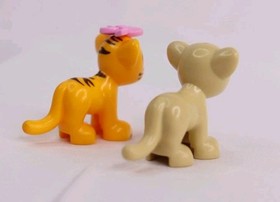LEGO 2 Yellow Orange Tiger Cub 