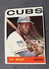 Lou Brock Outfield Chicago Cubs 1964 Topps Baseballkarte #29 Eckschaden +