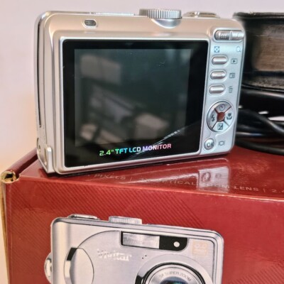 VTG Vivitar ViviCam 6320 Digital Camera 6.0 Mega Pixels Vivitar