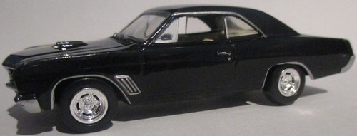 Auto World 1967 Buick GS 400 schwarz lose Maßstab 1/64
