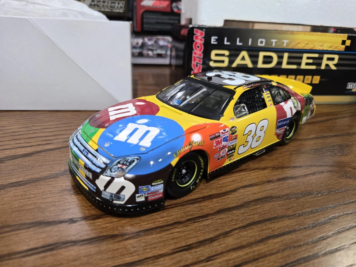Elliott Sadler Diecast NASCAR 1:24 for sale | eBay