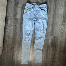 721 High Rise Skinny Levi’s Women Size 30X32 Distressed Light Wash