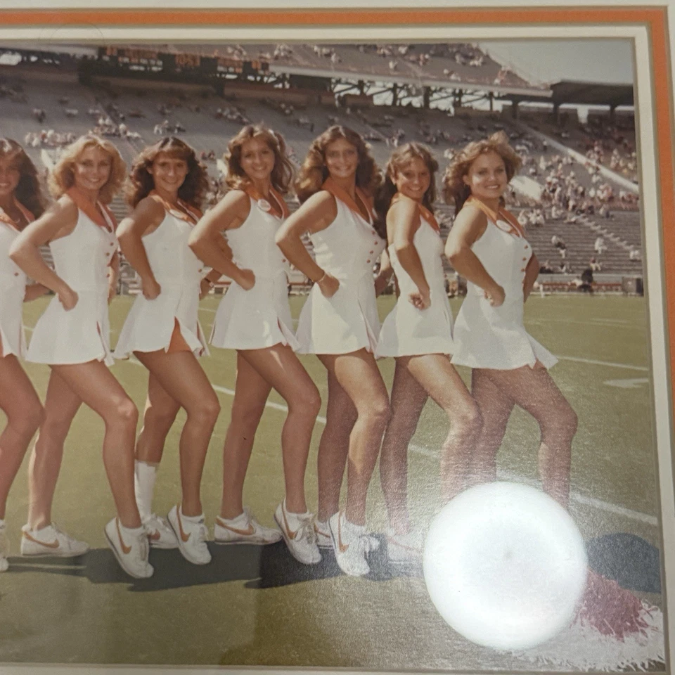 VTG Framed 1982 Tennessee Volunteers Football Photo Cheerleader Squad Neyland UT - Image 3 of 4