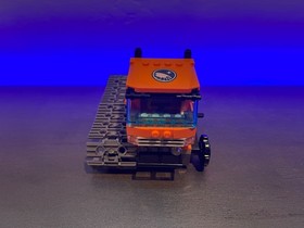 LEGO CITY: Arctic Base Camp (60036) - 90% complete with one minifigure