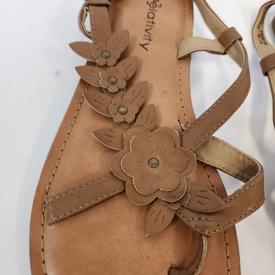 Sandalias Relativity Reivy con Tiras 8.5 M Marrón Eslinga Trasera Floral Imitación Cuero Foto 3 de 4