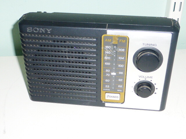 Vintage Sony ICF-F10 AM FM 2 Band Portable Battery Transistor