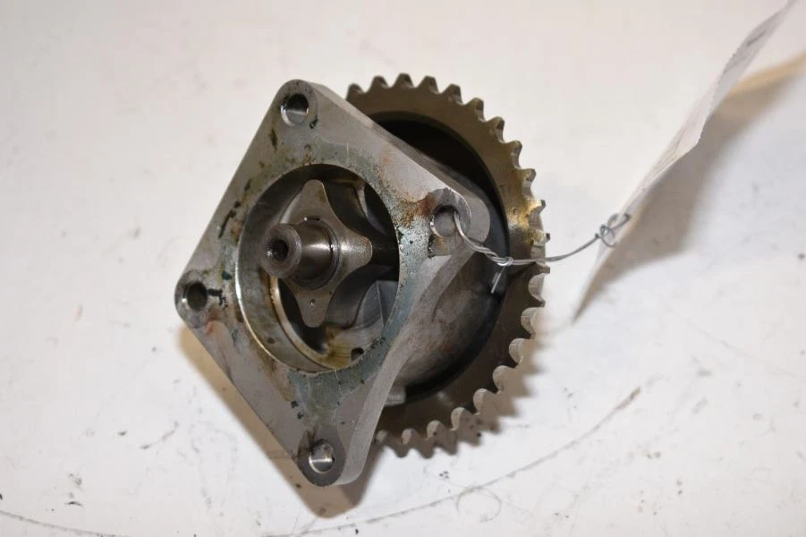 1986 MAZDA RX-7  ENGINE OIL PUMP  - Imagem 3 de 4