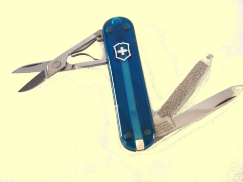 Nueva navaja suiza Victorinox Classic SD - azul zafiro - Imagen 3 de 4